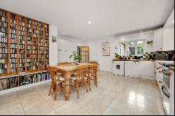 Greenways, Esher, Surrey, KT10 0QJ