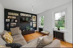 Mountview Road, Claygate, Esher, Surrey, KT10 0UB