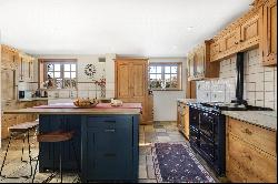 Coates Lane, Swyncombe, Henley-on-Thames, Oxfordshire, RG9 6EE