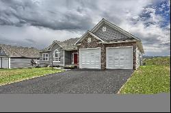 022 Rolling Meadow Rd, Lebanon PA 17046