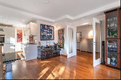 Just a few steps to the Wurm: Ideally laid out, very well-kept 3-room apartment