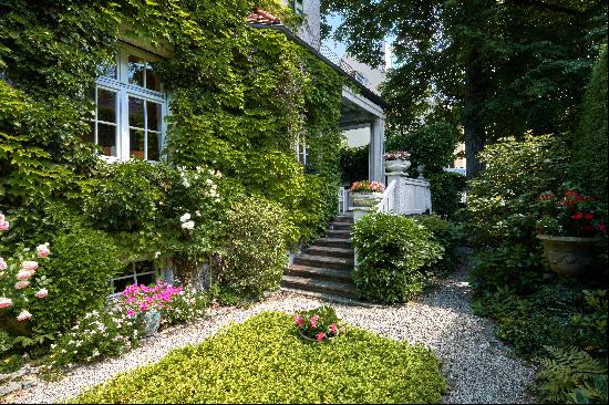 Stately Emanuel von Seidl villa in top location in Bogenhausen