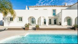 Extraordinary Villa with pool for sale in Portimão, Algarve, Portugal