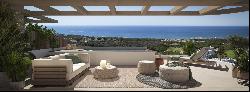 Splendorous penthouse with incredible panoramic views and own pool, steps away from Cabop