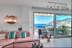 Luxury penthouse in Camp de Mar with sea view within walking distance to the beach and go