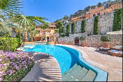 Impressive villa in Port Andratx with guest houses and views of the harbour