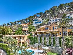 Impressive villa in Port Andratx with guest houses and views of the harbour