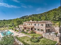 Prestigious finca in Pollensa with partial sea views