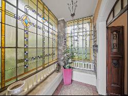 Maison de maitre with authentic charm and preserved character