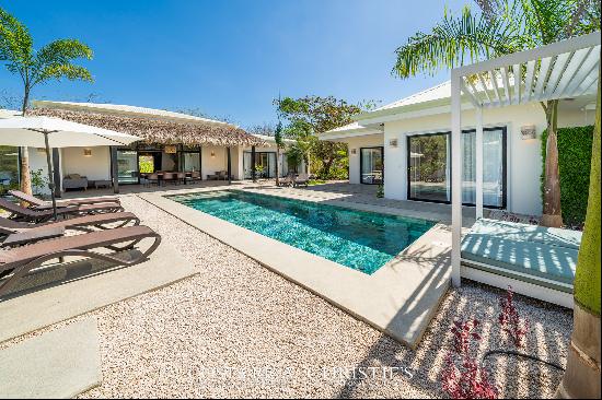 Luxury Coastal Estate in Tamarindo: The Oasis Residence