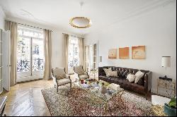 Paris 16th District – An elegant 3-bed apartment