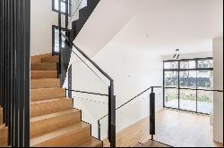 Neuilly-sur-Seine  -  A contemporary 4-bed property