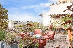 Neuilly-sur-Seine  -  A magnificent 4-bed apartment