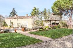 Château & guardian cottage, with pool and jacuzzi, set within well managed gardens