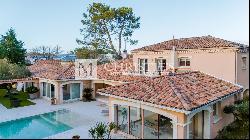 Near Bordeaux - Provençal-Style Villa with Landscaped Garden