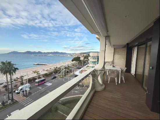 Cannes Croisette - 2 bedrooms with sea view