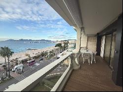 Cannes Croisette - 2 bedrooms with sea view