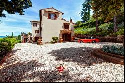 MANOR VILLA WITH VIEW OVER THE HISTORIC CENTRE FOR SALE, AREZZO