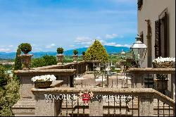 MANOR VILLA WITH VIEW OVER THE HISTORIC CENTRE FOR SALE, AREZZO