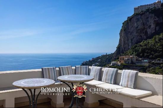 SEA VIEW HOUSE FOR SALE IN THE AMALFI COAST