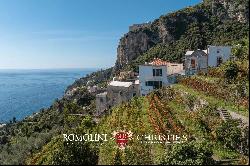 SEA VIEW HOUSE FOR SALE IN THE AMALFI COAST