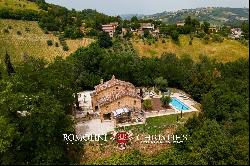 RENOVATED COUNTRY HOUSE WITH POOL FOR SALE IN MARCHE