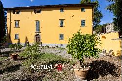 ELEGANT HISTORIC VILLA WITH GARDEN AND POOL FOR SALE IN AREZZO, TUSCANY