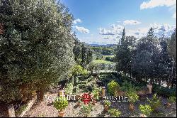 ELEGANT HISTORIC VILLA WITH GARDEN AND POOL FOR SALE IN AREZZO, TUSCANY