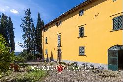 ELEGANT HISTORIC VILLA WITH GARDEN AND POOL FOR SALE IN AREZZO, TUSCANY