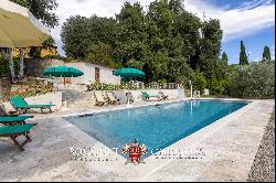 ELEGANT HISTORIC VILLA WITH GARDEN AND POOL FOR SALE IN AREZZO, TUSCANY