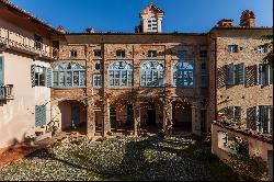 Luxury baroque palazzo with easy access to Turin, Milan and the Italian Alps