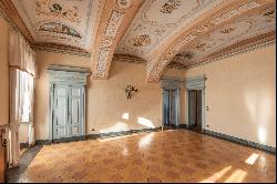 Luxury baroque palazzo with easy access to Turin, Milan and the Italian Alps