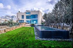 Exquisite Villa with Panoramic Views in Gharghur