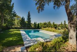 Beautiful classic style villa surrounded by an impressive designer garden in the exclusiv