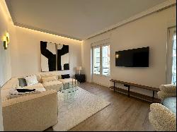 Modern and exclusive apartment full of light a few steps from the Buen Retiro Park