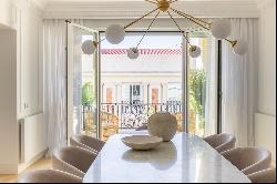 Majestic and elegant exterior apartment for sale in Recoletos, Madrid