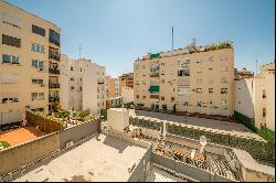 Fabulous exterior home with balconies for sale in the Salamanca district in Madrid