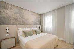 Exterior luxury apartment  for sale near the Retiro Park , Madrid