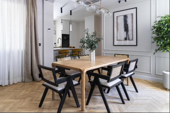 Elegant and exterior apartment for sale in Castellana, Salamanca, Madrid