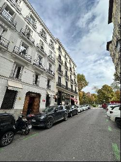 Charming Historic Property in Jeronimos, Steps Away from El Retiro Park