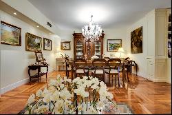 Magnificent and unique exterior apartment with terrace in the heart of Recoletos