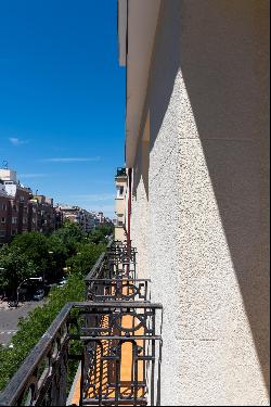 Exclusive renovated apartment with bright views in the Lista neighbourhood, Salamanca