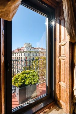 Majestuoso ático en edificio clásico y con un diseño exclusivo