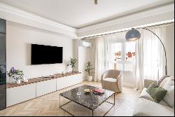 Charming and bright interior apartment located in the coveted Salamanca-Lista neighborhoo