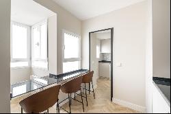 Charming and bright interior apartment located in the coveted Salamanca-Lista neighborhoo