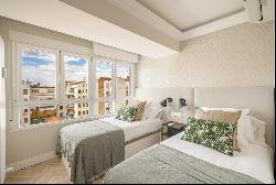 Charming and bright interior apartment located in the coveted Salamanca-Lista neighborhoo