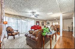 Large Remodeled Condo In The Heart of Bountiful