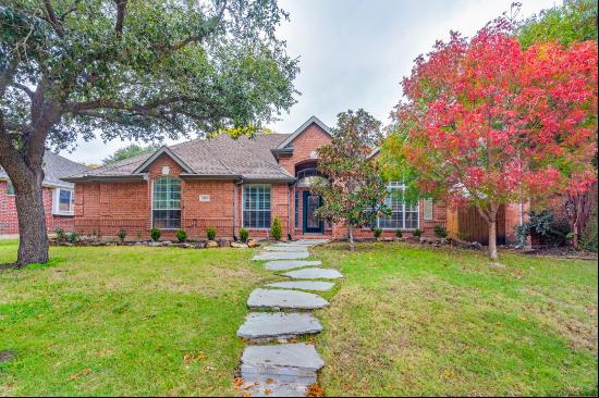 Desirable Watters Crossing with sought-after Allen schools