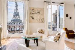 Exceptional apartment with superb Eiffel Tower views