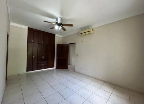 House In Camino De Cruces 860 sqm, Two Levels, And Private Pool